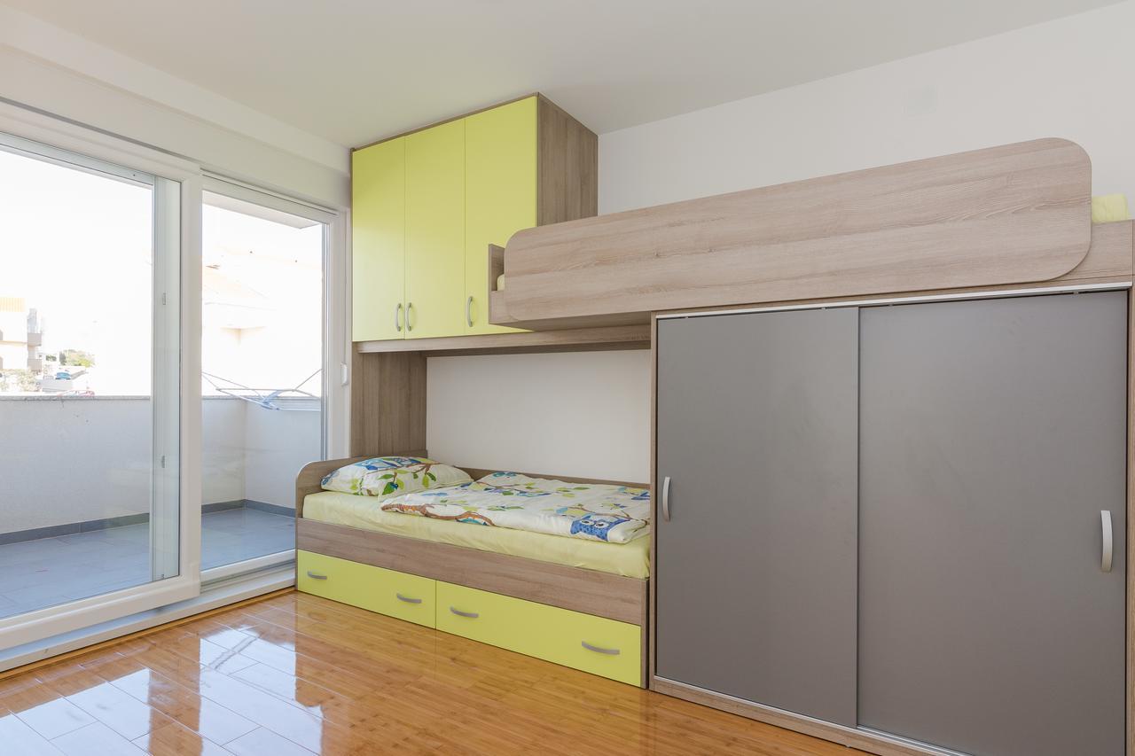 Апартаменты Fucshia Dreams, Brand New Penthouse For 8 Новалья Экстерьер фото